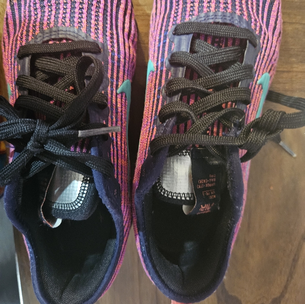 Nike girls vapormax shoes size 4y